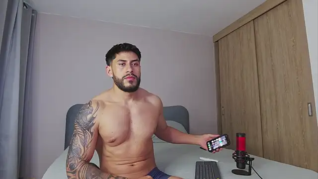 alexxxmachine online show from October 17, 2025, 10:33 pm