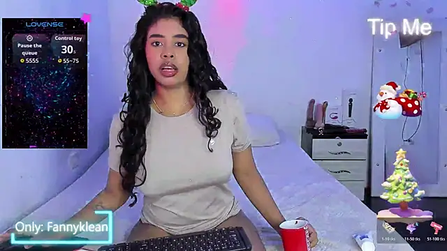 Snapshot of Fanny_Klean chatting on December 3, 2025, 5:08 am Fanny Klean online show from December 3, 2025, 5:08 am