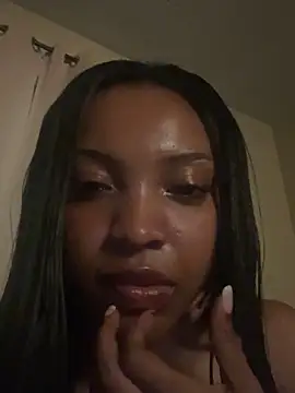 KimiAqua online show from June 12, 2026, 2:42 am