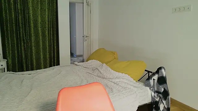 VioletCatt online show from October 23, 2025, 5:39 am