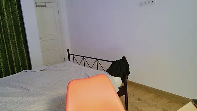 VioletCatt online show from November 26, 2025, 6:46 am