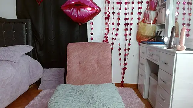 Snapshot of AnnaRosse1 chatting on March 7, 2025, 6:00 pm AnnaRosse1 online show from March 7, 2025, 6:00 pm