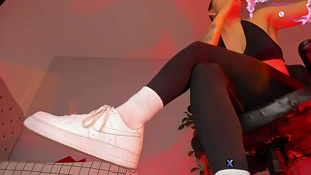 Snapshot of charlotte__grey chatting on April 8, 2026, 8:21 pm charlotte grey online show from April 8, 2026, 8:21 pm