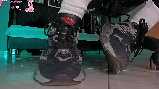 Snapshot of charlotte__grey chatting on February 13, 2026, 8:20 pm charlotte grey online show from February 13, 2026, 8:20 pm