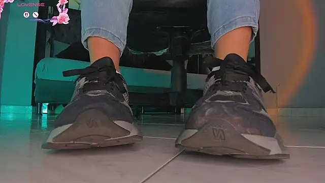 Snapshot of charlotte__grey chatting on February 12, 2026, 8:08 pm charlotte grey online show from February 12, 2026, 8:08 pm