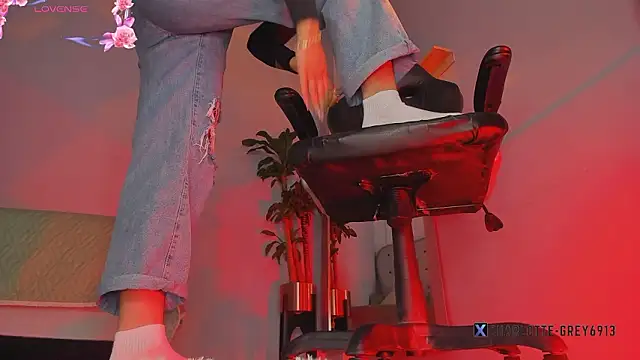 Snapshot of charlotte__grey chatting on March 5, 2026, 8:05 pm charlotte grey online show from March 5, 2026, 8:05 pm