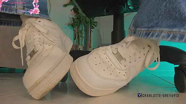 Snapshot of charlotte__grey chatting on February 11, 2026, 7:58 pm charlotte grey online show from February 11, 2026, 7:58 pm