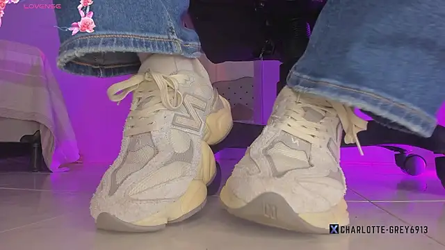 Snapshot of charlotte__grey chatting on March 3, 2026, 7:54 pm charlotte grey online show from March 3, 2026, 7:54 pm