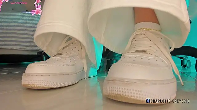 Snapshot of charlotte__grey chatting on February 1, 2026, 11:41 am charlotte grey online show from February 1, 2026, 11:41 am