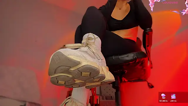 Snapshot of charlotte__grey chatting on March 27, 2026, 8:21 pm charlotte grey online show from March 27, 2026, 8:21 pm