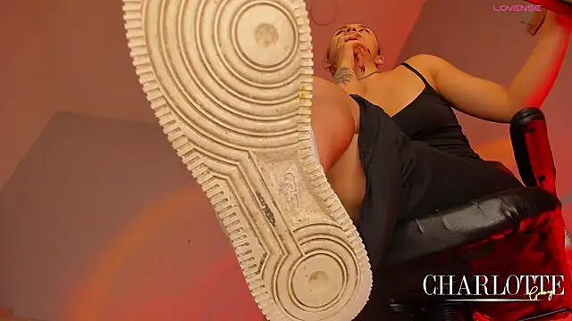 Snapshot of charlotte__grey chatting on April 15, 2026, 8:42 pm charlotte grey online show from April 15, 2026, 8:42 pm