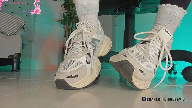 Snapshot of charlotte__grey chatting on February 17, 2026, 8:17 pm charlotte grey online show from February 17, 2026, 8:17 pm