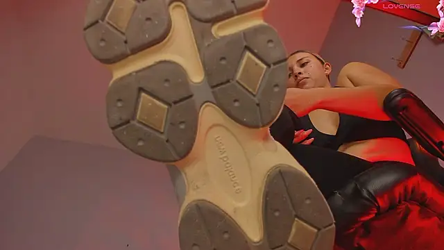 Snapshot of charlotte__grey chatting on March 24, 2026, 7:36 pm charlotte grey online show from March 24, 2026, 7:36 pm