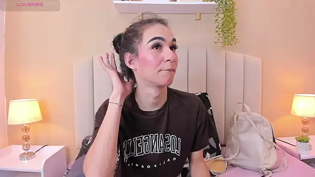 Mia thompson 19 online show from January 16, 2026, 7:40 pm