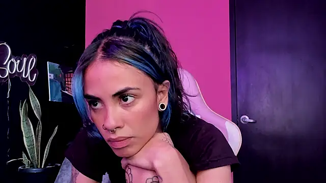 Juanadearco5 online show from November 10, 2025, 4:12 pm