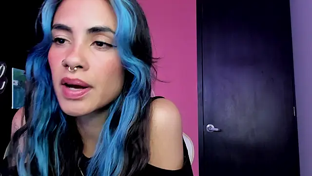 Juanadearco5 online show from November 19, 2025, 8:20 pm