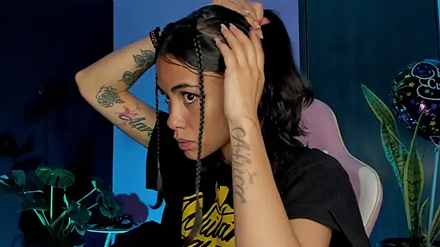 Juanadearco5 online show from March 20, 2025, 10:51 pm