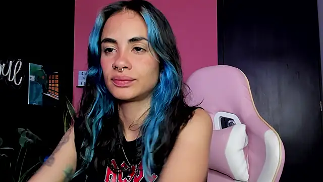 Juanadearco5 online show from November 23, 2025, 7:46 pm