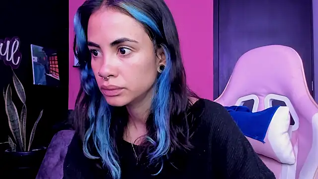 Juanadearco5 online show from November 12, 2025, 2:21 pm