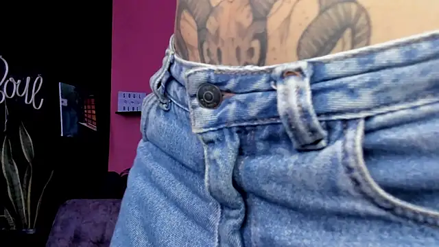 Juanadearco5 online show from November 7, 2025, 9:08 pm