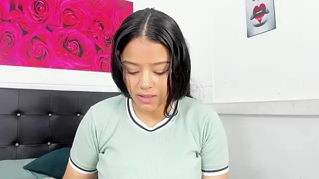 Snapshot of Tiffanny_Rose_ chatting on December 28, 2024, 12:56 pm Tiffanny Rose online show from December 28, 2024, 12:56 pm