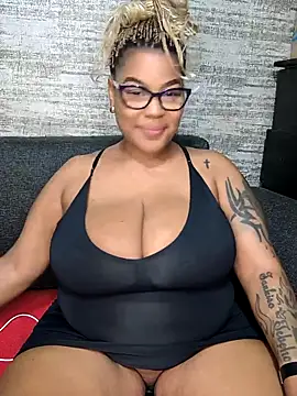 Snapshot of ExclusiveLeexx chatting on February 27, 2026, 1:33 pm ExclusiveLeexx online show from February 27, 2026, 1:33 pm