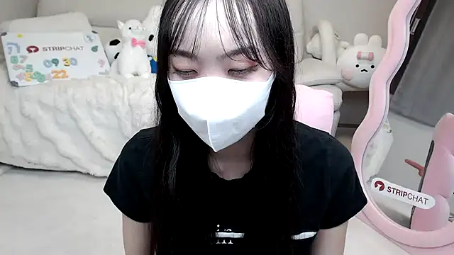 Snapshot of momo_room chatting on September 30, 2025, 10:32 am momo room online show from September 30, 2025, 10:32 am