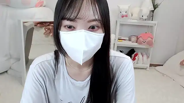 Snapshot of momo_room chatting on May 30, 2026, 6:42 am momo room online show from May 30, 2026, 6:42 am