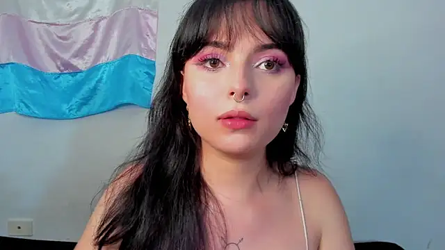 Snapshot of elizabethtaylorxxx chatting on May 1, 2026, 5:29 pm elizabethtaylorxxx online show from May 1, 2026, 5:29 pm