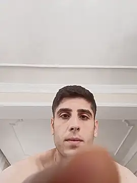 arenn1997 online show from October 22, 2025, 12:15 pm