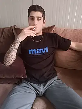 arenn1997 online show from April 14, 2026, 12:10 pm