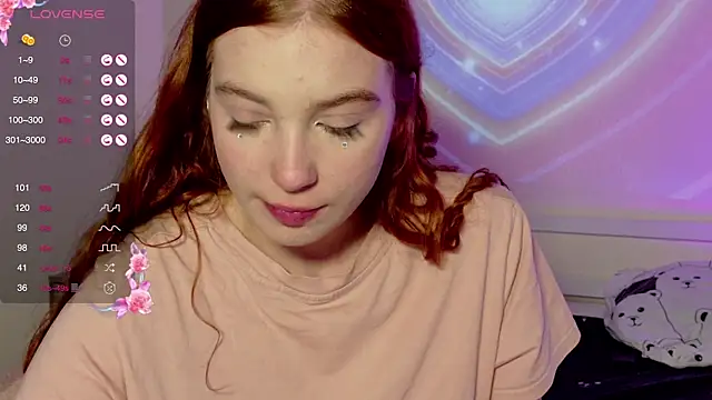 Snapshot of cinnabon_girls chatting on March 16, 2025, 8:32 pm cinnabon girls online show from March 16, 2025, 8:32 pm