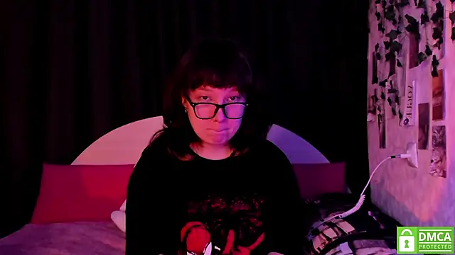 dreamgirllovee online show from November 22, 2025, 7:46 pm