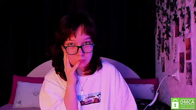 dreamgirllovee online show from October 4, 2025, 1:29 am