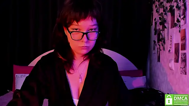 dreamgirllovee online show from October 1, 2025, 3:11 am