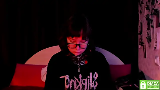 dreamgirllovee online show from October 30, 2025, 1:48 am