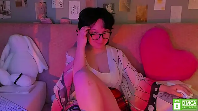 dreamgirllovee online show from March 2, 2025, 4:07 am