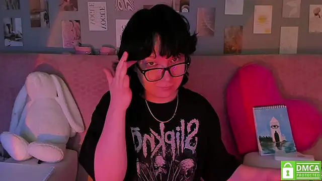 dreamgirllovee online show from March 23, 2025, 3:54 am