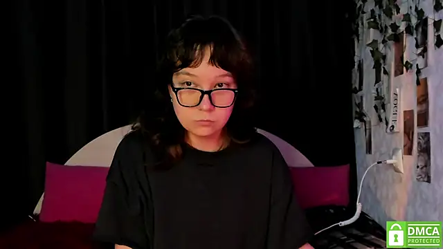 dreamgirllovee online show from November 8, 2025, 2:04 am