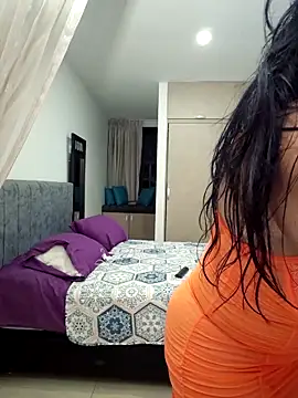 viollett 28 online show from November 28, 2025, 11:05 pm