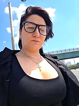 Snapshot of ZhenjaPoledance chatting on July 1, 2026, 9:42 am ZhenjaPoledance online show from July 1, 2026, 9:42 am