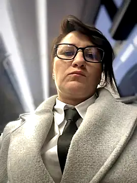 Snapshot of ZhenjaPoledance chatting on November 27, 2025, 12:38 pm ZhenjaPoledance online show from November 27, 2025, 12:38 pm