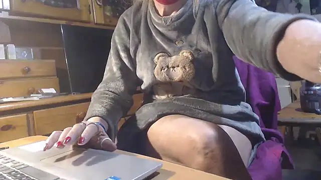 eva2023sexy online show from April 12, 2026, 1:14 pm