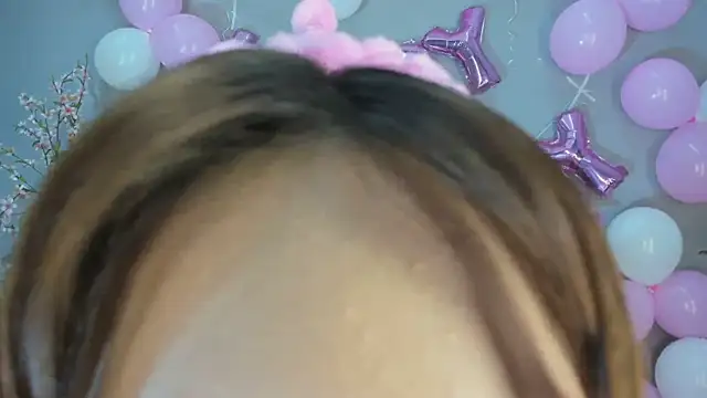 Snapshot of Amy-Skinny chatting on November 16, 2025, 8:13 pm Amy-Skinny online show from November 16, 2025, 8:13 pm