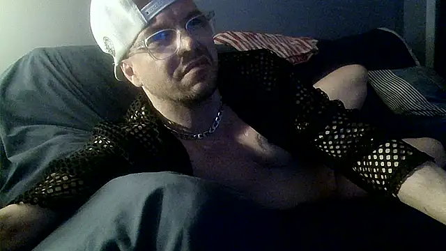 Snapshot of Vinyboy69 chatting on May 17, 2026, 7:52 am Vinyboy69 online show from May 17, 2026, 7:52 am