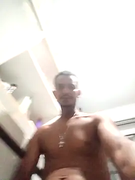 Snapshot of Ursonego chatting on November 5, 2025, 11:30 pm Ursonego online show from November 5, 2025, 11:30 pm