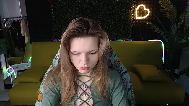 LitaBrom online show from March 13, 2025, 1:43 am