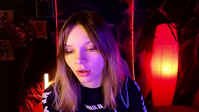 LitaBrom online show from October 19, 2025, 1:41 am