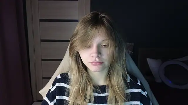 LitaBrom online show from October 8, 2025, 2:02 am