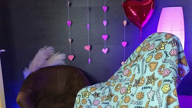 LitaBrom online show from February 14, 2025, 4:15 am